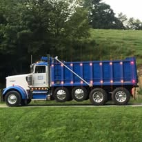 Large capacity dump truck